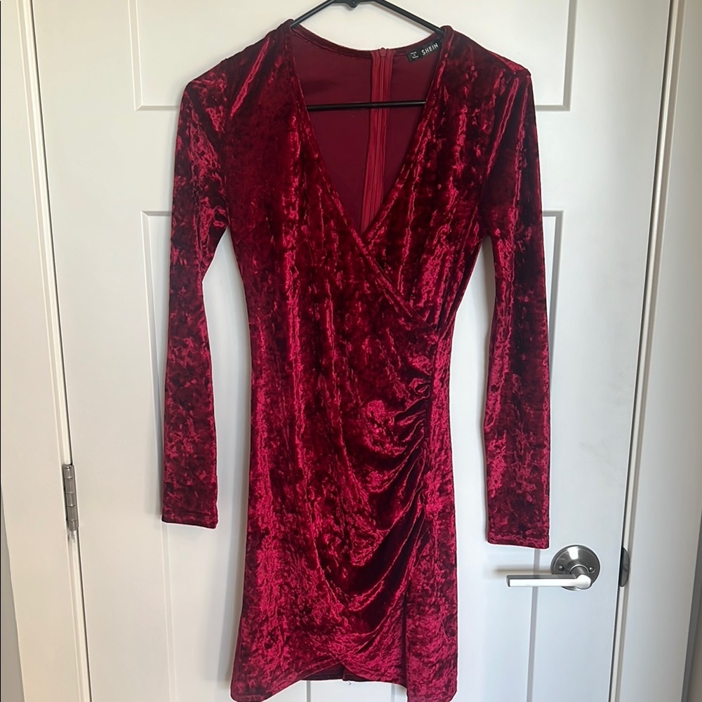 SHEIN Red Long Sleeve Velvet Bodycon Dress